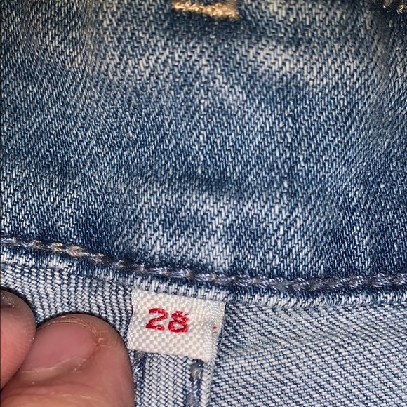 Like new Levi Blue Denim Shorts - Picture 6 of 8